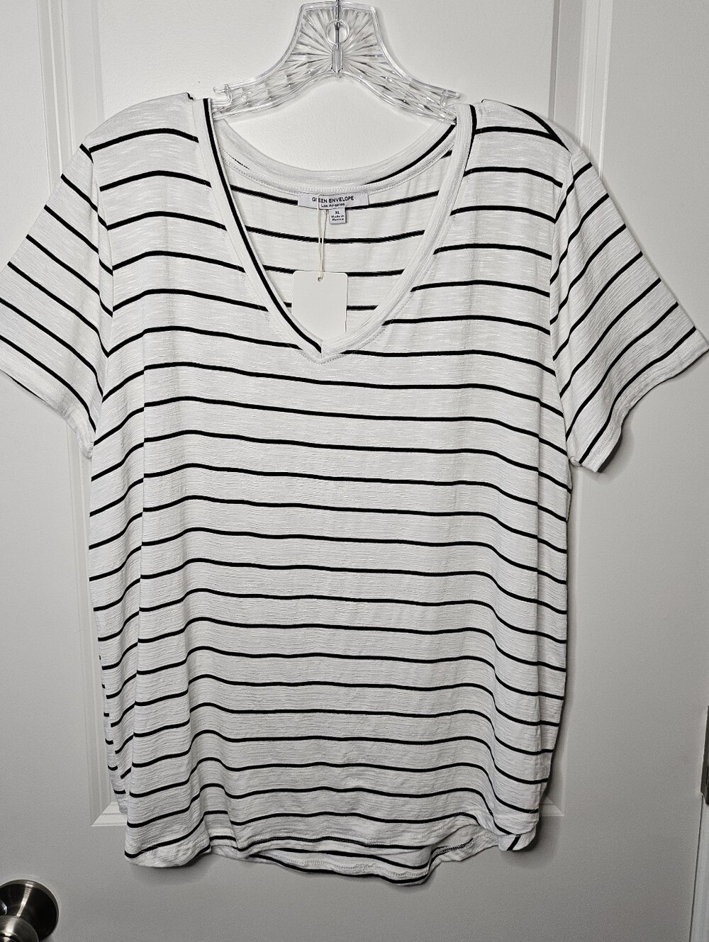 Green Envelope XL Striped V Neck Tee White Black Short Sleeve Soft Stretch Top - Picture 2 of 10